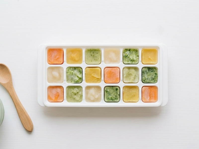 冷凍キューブ状の離乳食イメージ